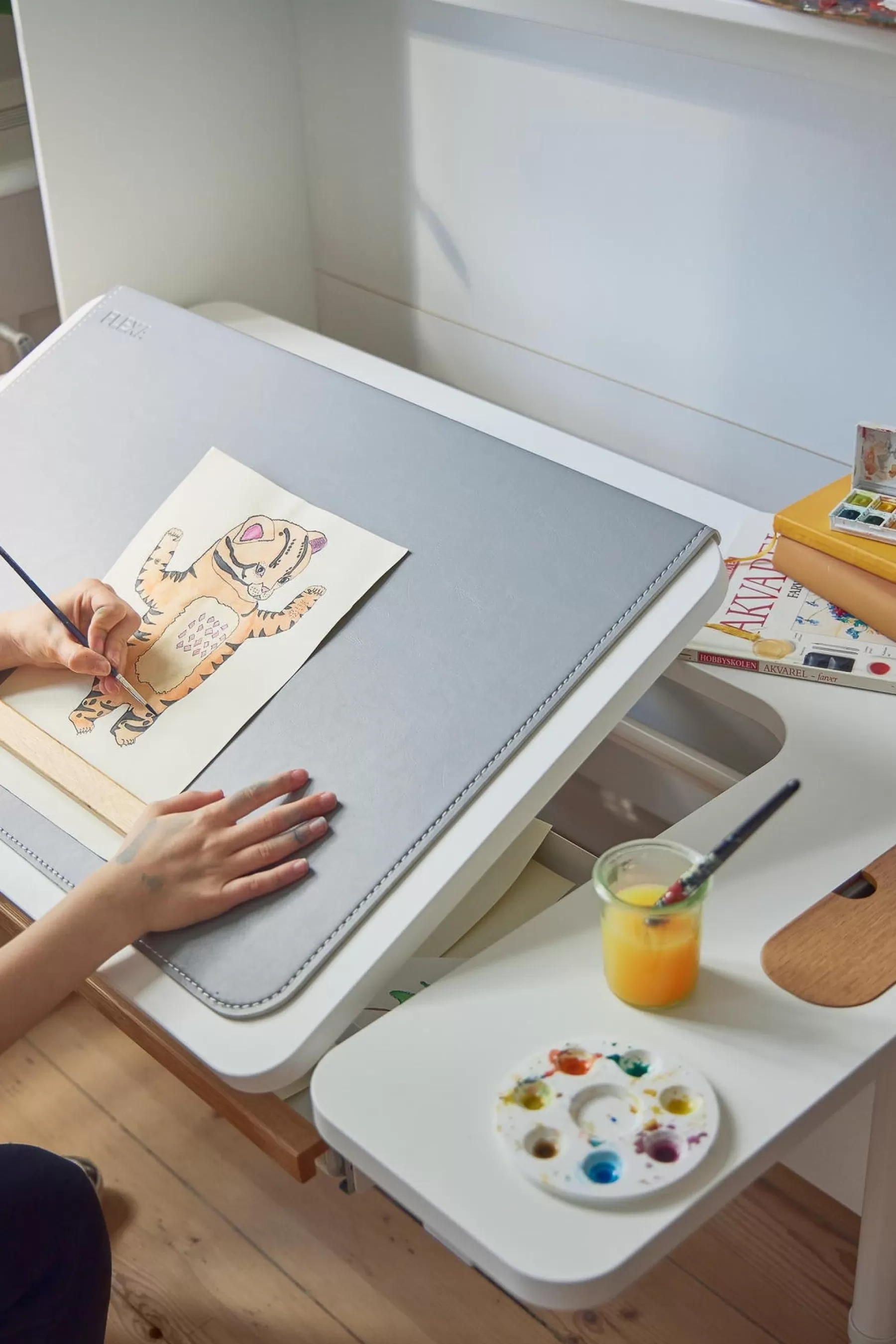 FLEXA Bureau Moby avec partie centrale relevable